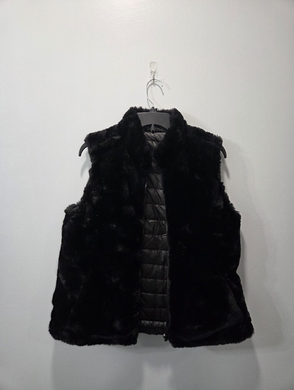Black Zip-Up Fur Vest // S/M